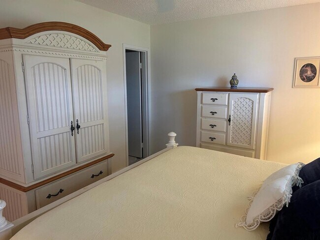 Building Photo - 1 Abbey Ln