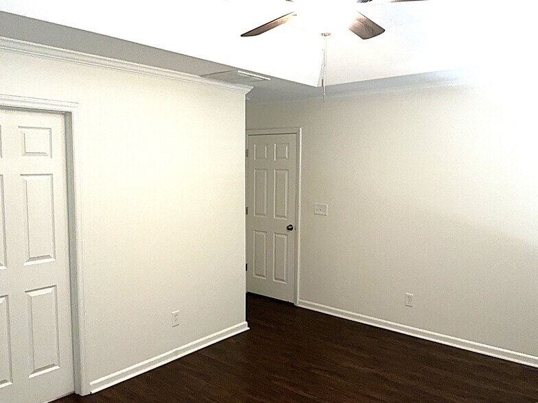 Building Photo - 7210 Quail Hunt Dr