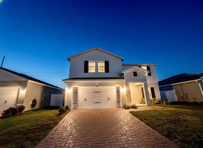 Building Photo - 1221 Lexington Ln