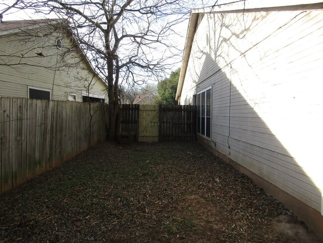 Building Photo - 9309 Kempler Dr