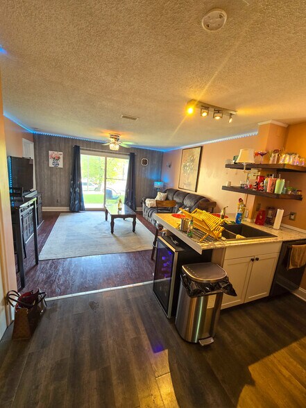 Building Photo - 1336 Hunters Rd