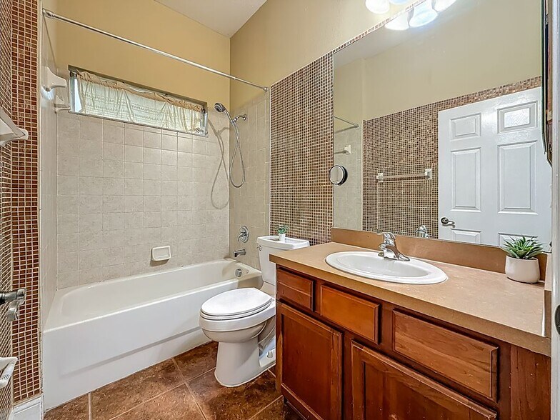 Building Photo - 20626 Longleaf Pine Ave