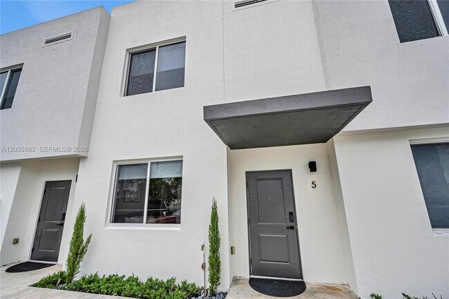 Building Photo - 171 NW 158th St