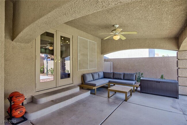 Building Photo - 9762 Silver Dusk Ct