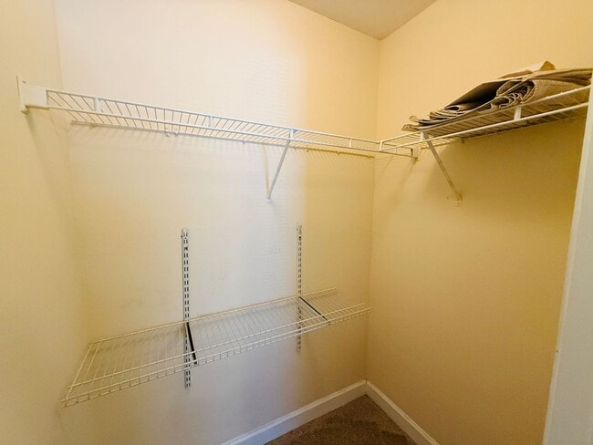 Building Photo - 18557 Bridle Club Dr