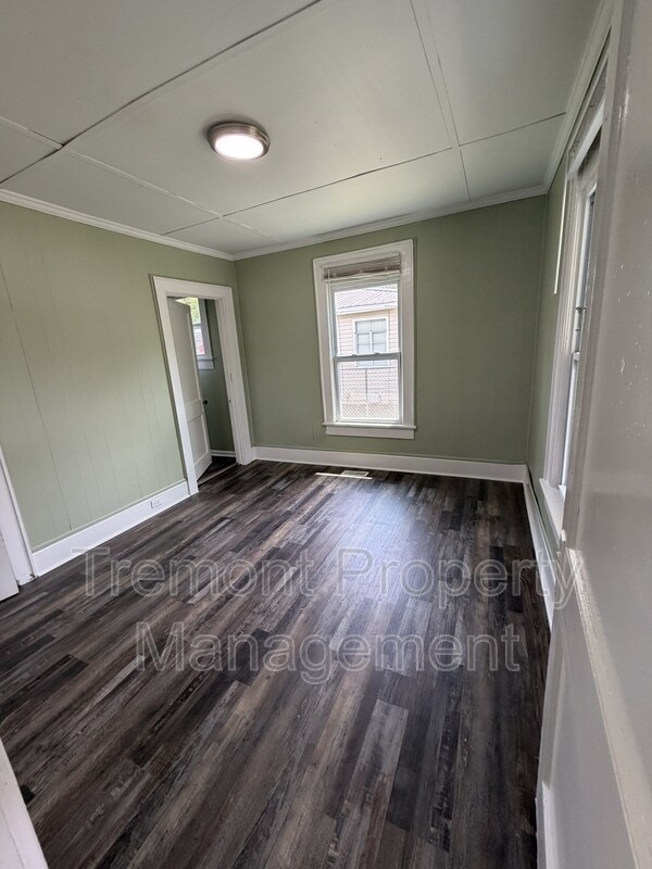 Building Photo - 714 Henderson Ave