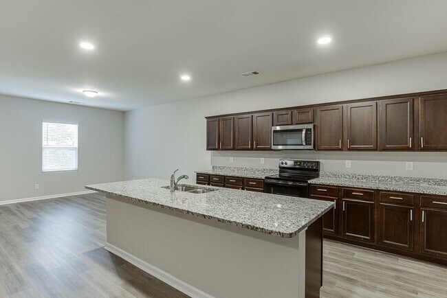 Building Photo - 145 Alexander Ln