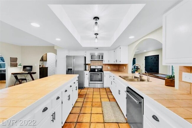 Building Photo - COMING SOON: Single Story 5 Bd, 4 Bth, Inc...