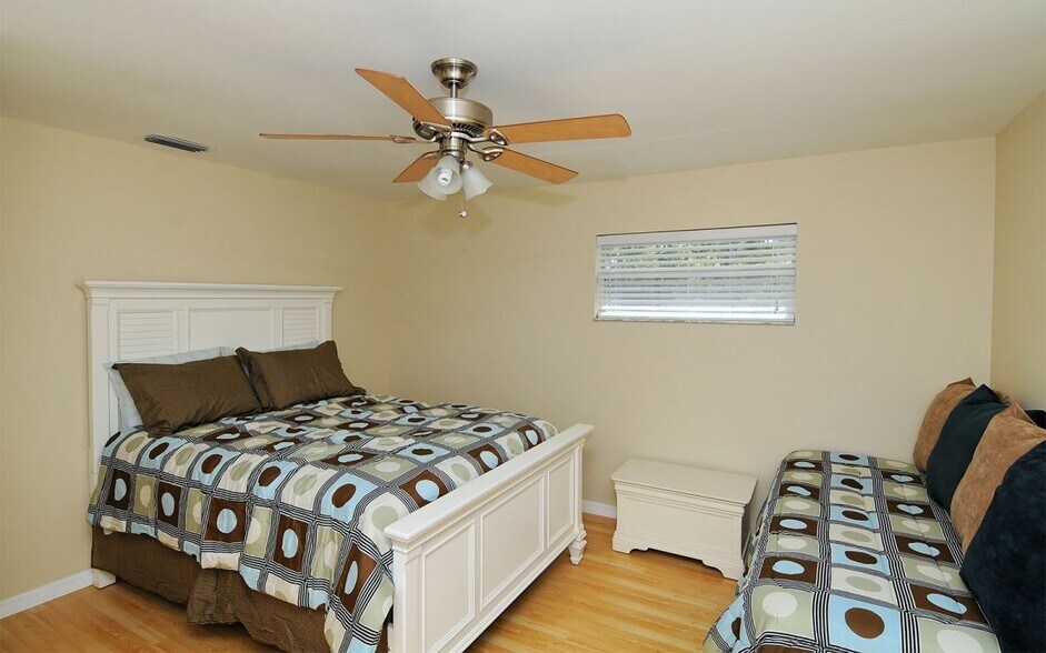 Building Photo - 8200 Ibis St