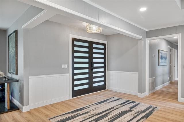 Building Photo - 2833 Meadowbrook Dr