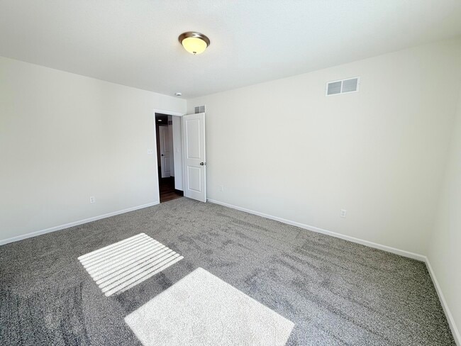 Building Photo - 8125 N Brown Station Rd