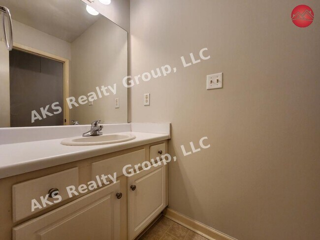 Building Photo - 1090 Thompson Rd