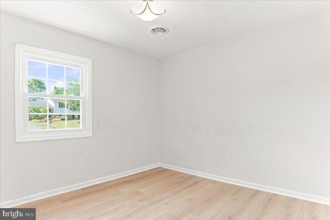 Building Photo - 102 Linwood Ct