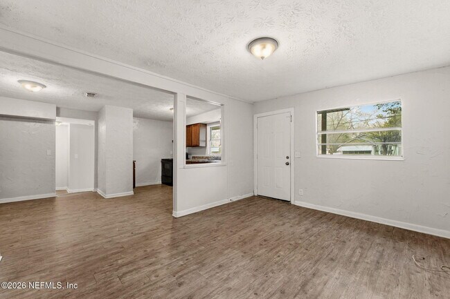 Building Photo - 744 Mackinaw St