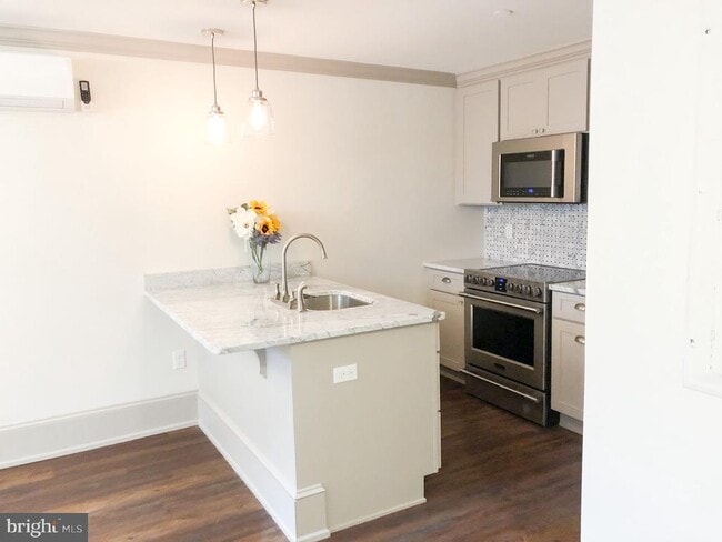 Building Photo - 1302 East Capitol St NE