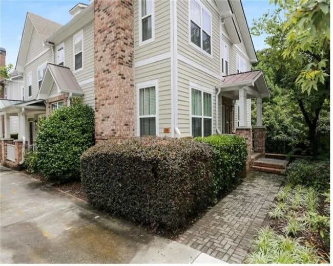 Building Photo - Charming 3BR Townhome in Atlanta