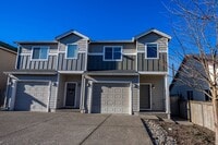 Building Photo - Three bedroom townhouse in Orchards.  - Built in 2016 - AC