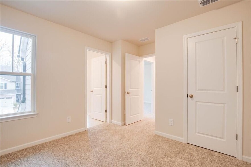 Building Photo - 282 Timberland Ave