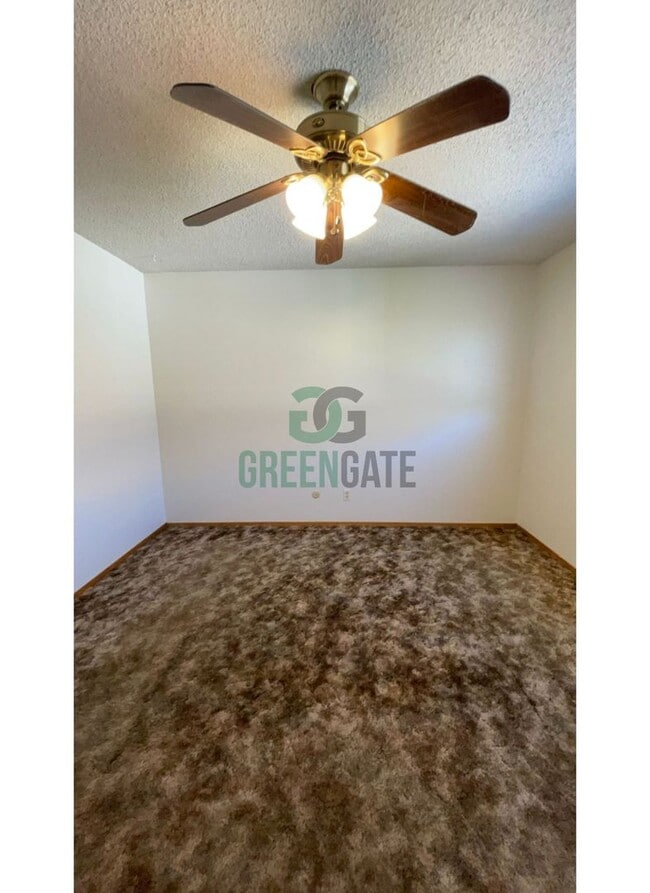 Building Photo - 925 Charleston Ave