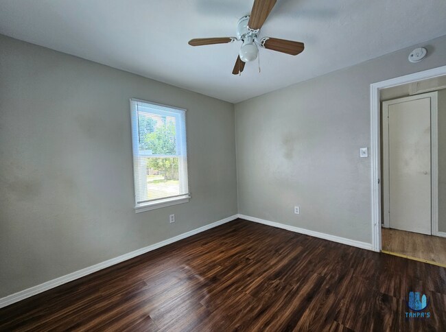 Building Photo - Beautiful 2 Bedrooms 1 Bathroom Home for R...