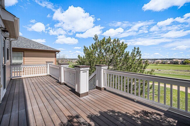 Building Photo - 4 bed/4 bath, Three Story Home Backing to ...