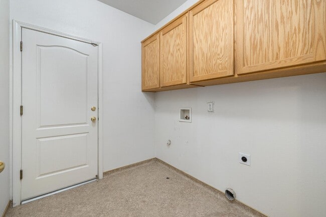 Building Photo - 10282 N Whitney Ave