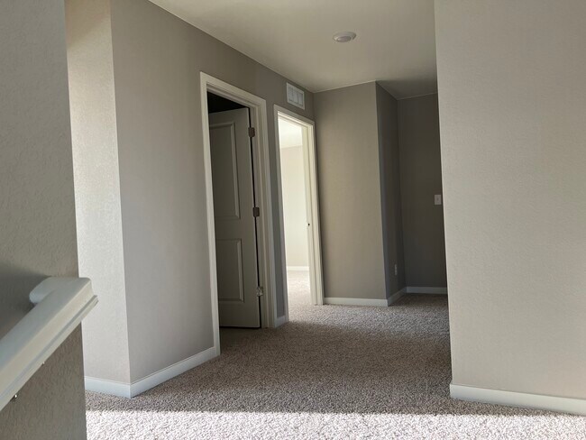 Building Photo - 4503 Kingswood Dr