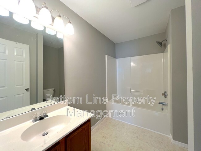 Building Photo - 10957 Dry Stone Dr