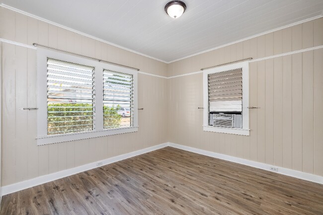 Building Photo - 3159 Lincoln Ave