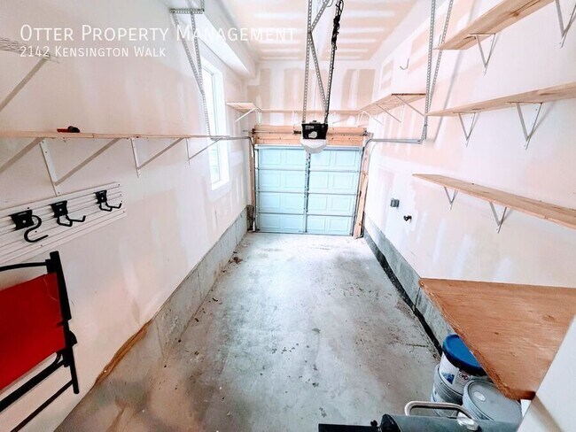 Building Photo - 2142 Kensington Walk