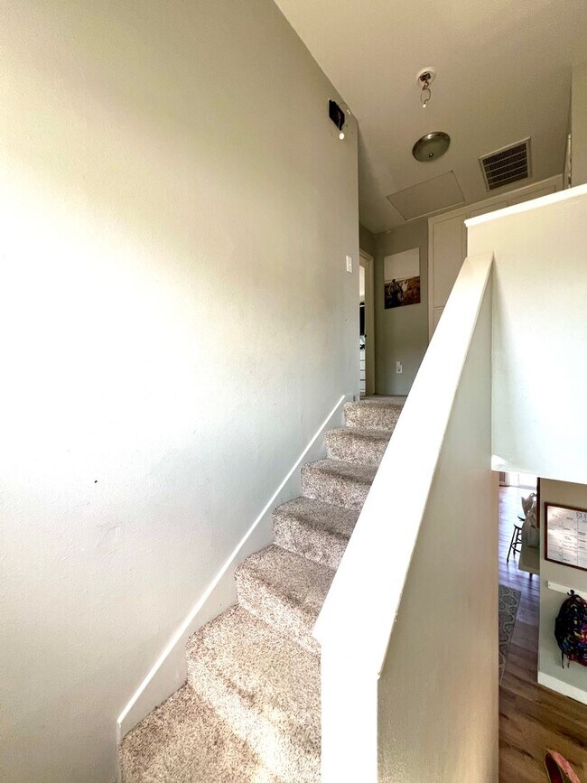 Building Photo - Two story 3 bedroom/2.5 bath home on corne...