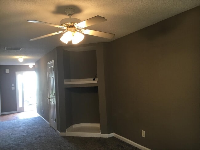 Building Photo - 1875 Carrington Dr