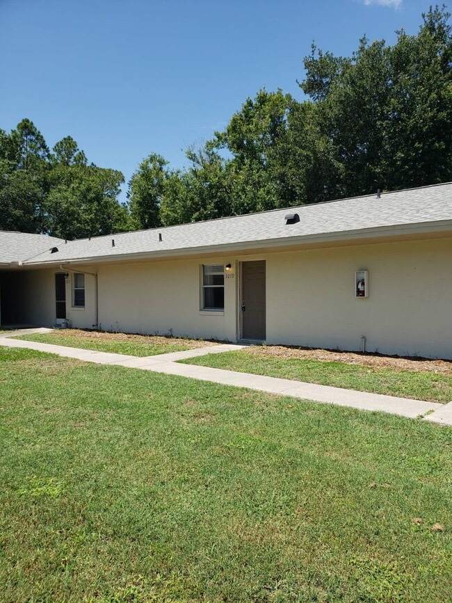Building Photo - 3279 Country Hill Rd