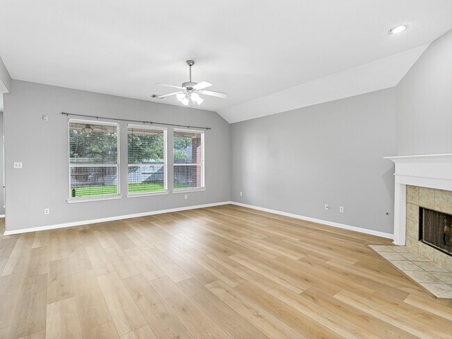 Building Photo - 24526 Blane Dr