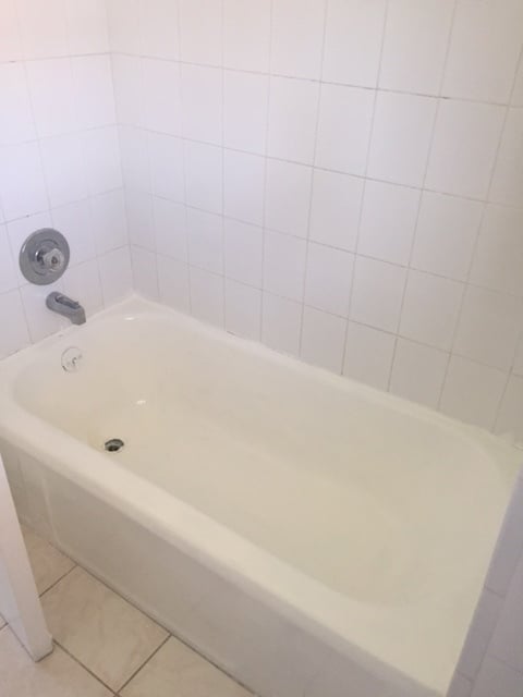 Building Photo - Studio