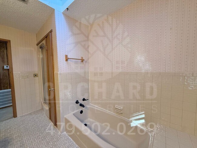 Building Photo - 3 Bed/ 2 Bath Home in Greenland/South Faye...