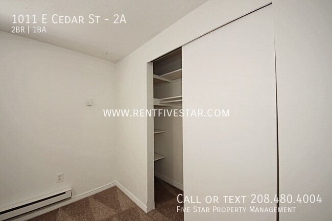 Building Photo - 1011 E Cedar St