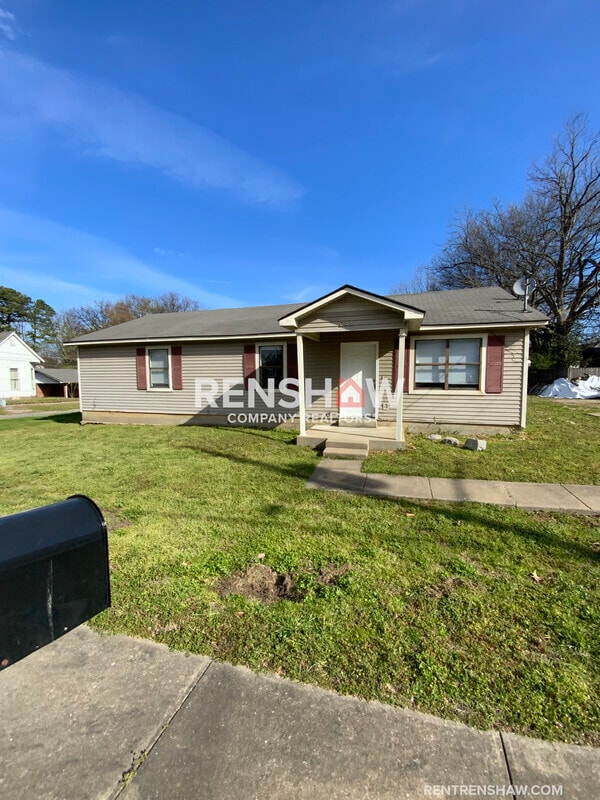 Building Photo - 632 Lee St