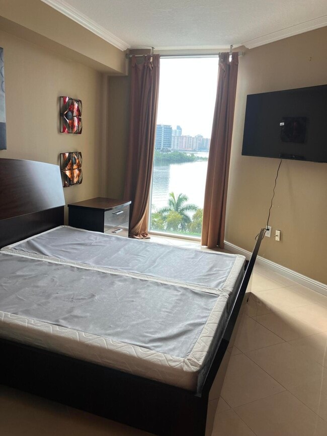 Building Photo - 3370 Hidden Bay Dr