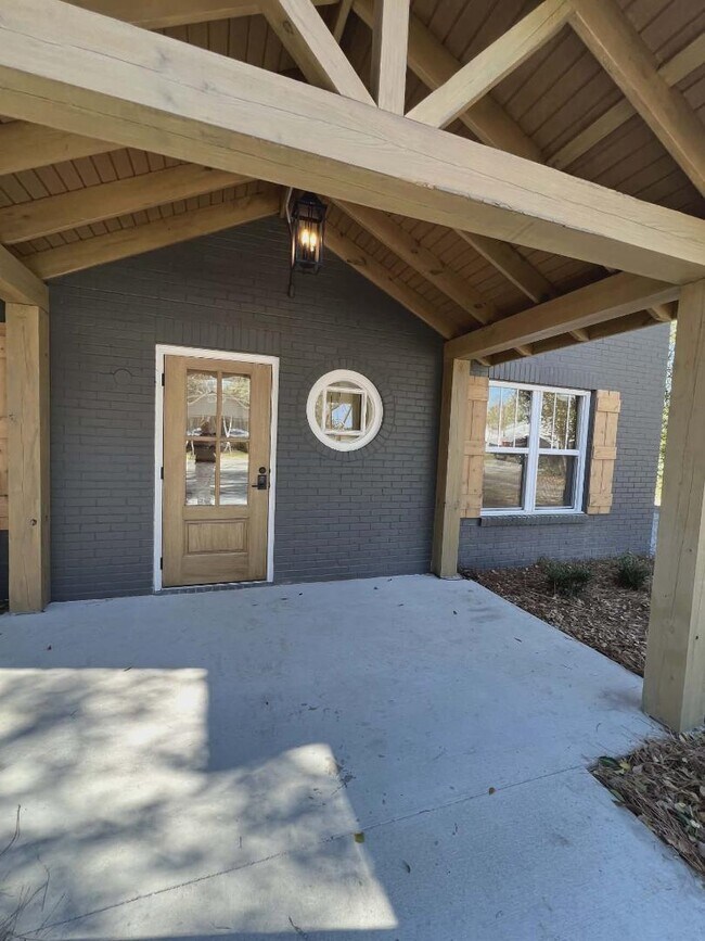 Building Photo - 152 E Orange St