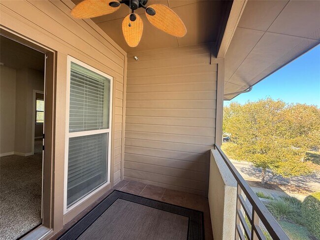 Building Photo - 2021 Simond Ave