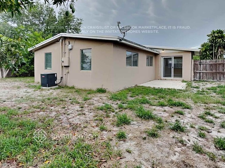 Building Photo - 854 W Jasmine Dr