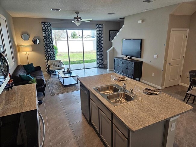 Building Photo - 5263 Dragonfly Dr