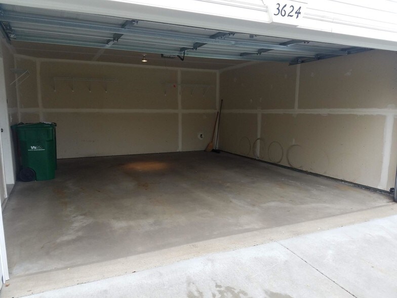 Building Photo - 3624 Abercrombie Ln