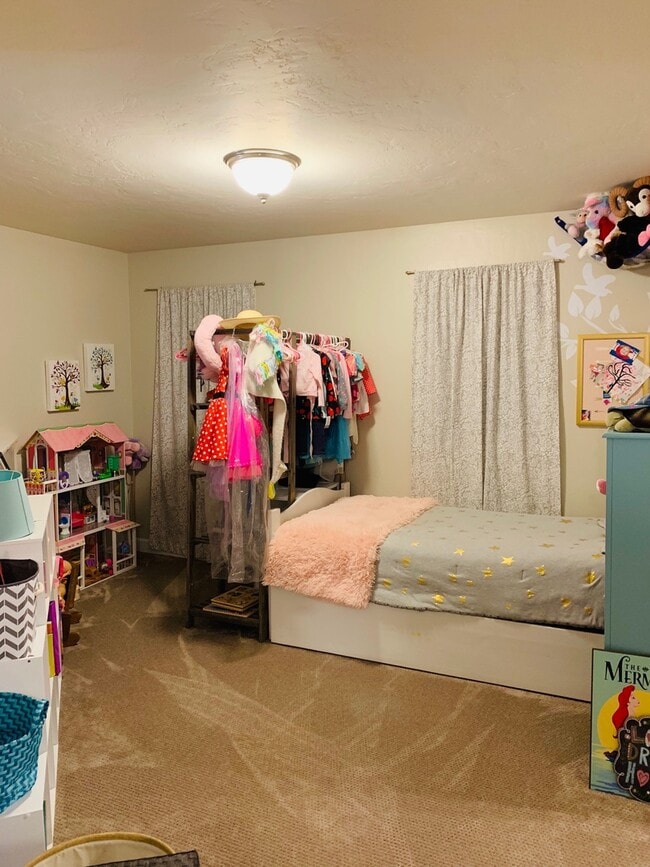 Building Photo - Spacious 4-Bed + Loft, 2.5-Bath Home with Stunning Mountain Views