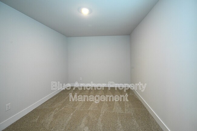 Building Photo - 111 S Grassland Rd