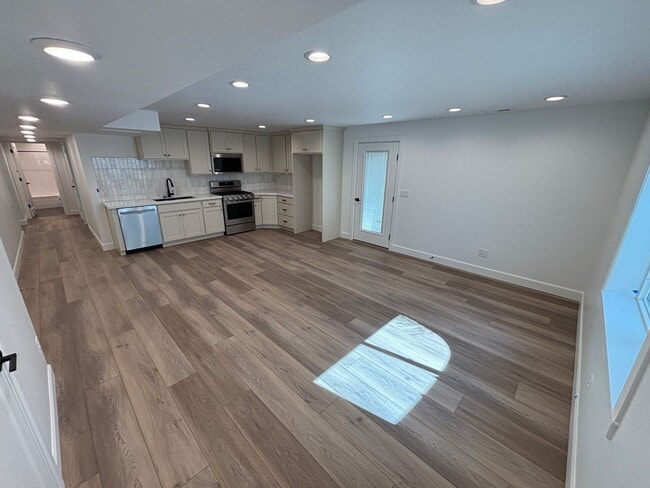 Building Photo - Brand New, Never Occupied Basement Apartment