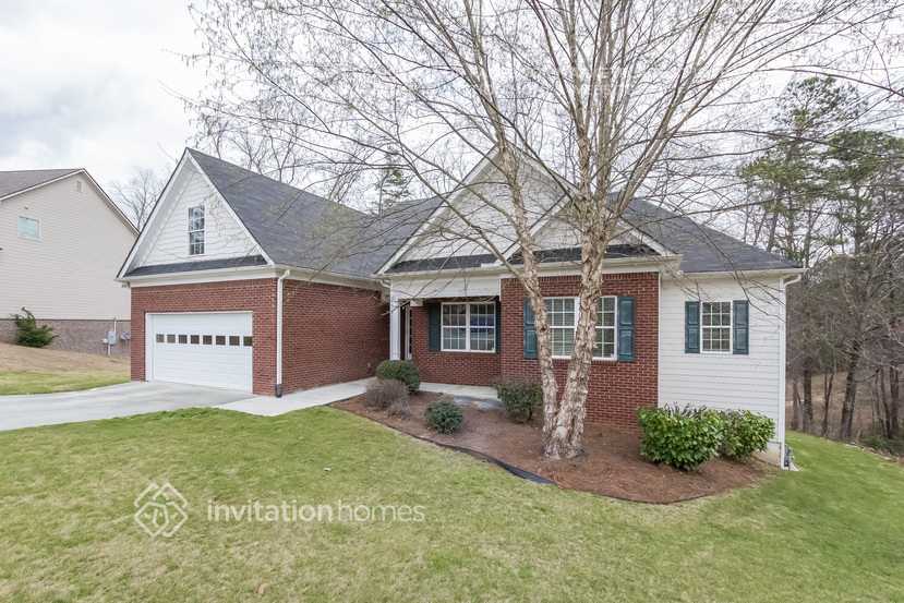 Building Photo - 3640 Cedar Springs Ln SE