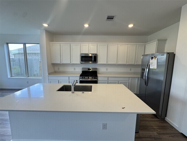 Building Photo - 5318-5318 Still Mdw Ln