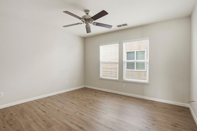 Building Photo - SPACIOUS & CLEAN 2 STORY, 4 BEDROOM, 2.5 BATH IN NATOMAS